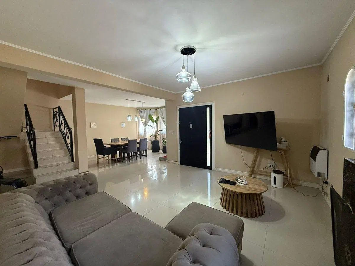 CASA 5 AMBIENTES VENTA JOSÉ C. PAZ CENTRO 4