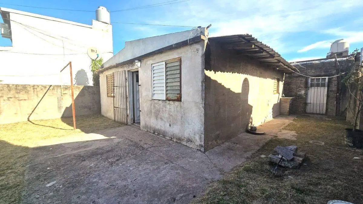 VENTA CASA A REFACCIONAR SAN MIGUEL 5