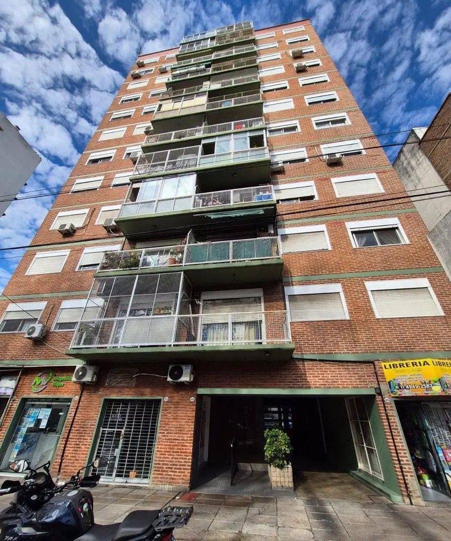 VENTA DEPARTAMENTO 4 AMBIENTES FLORESTA 3