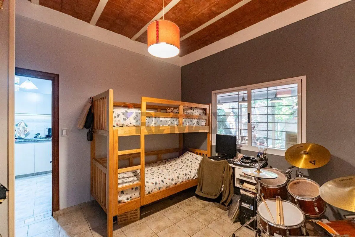 VENTA PH 3 AMBIENTES CON PATIO EN VILLA  BOSCH 5