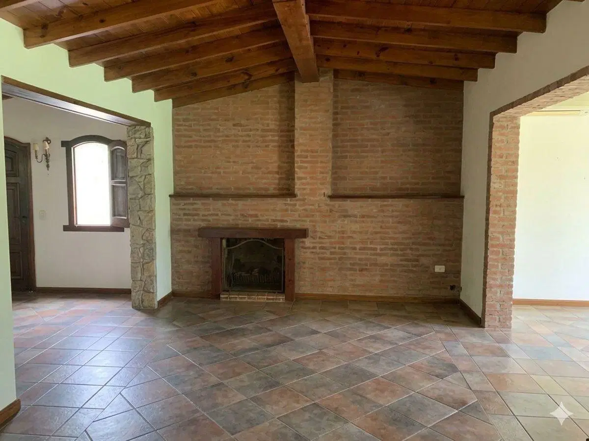 VENTA CASA 4 AMBIENTES EN DE VICENZO CHICO 4