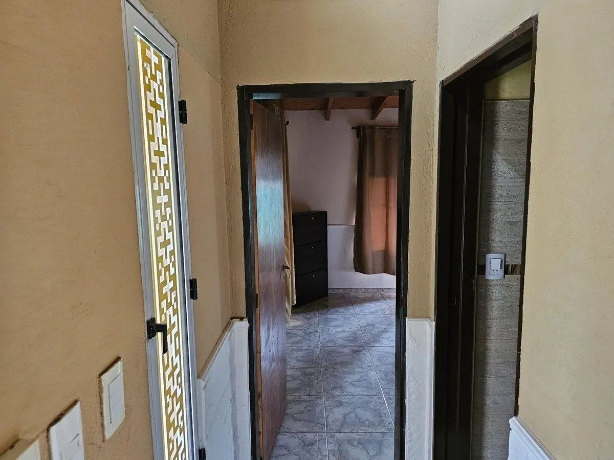 Venta  Quinta 1100 m2, casa quincho, pileta, Merlo 4