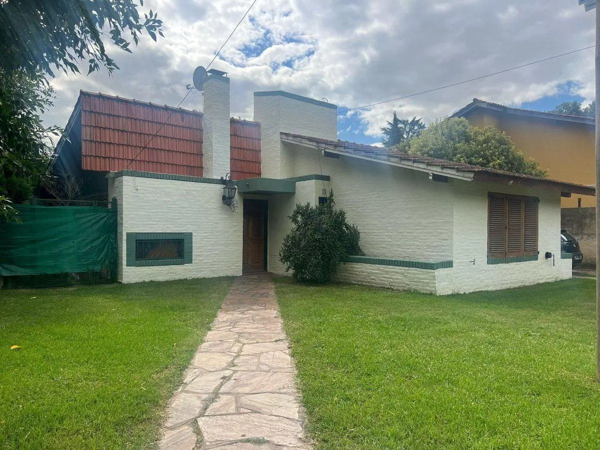 VENTA CASA DE VICENZO CHICO 3 AMB A.CRED PILAR 4