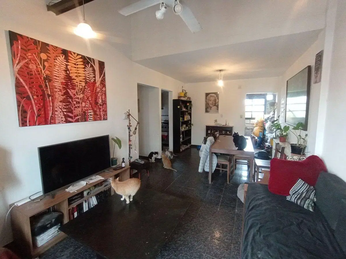 VENTA CASA 4 AMB + 2 LOCALES MORON 3