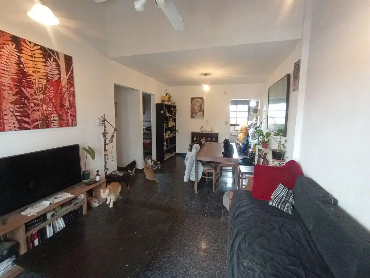 VENTA CASA 4 AMB + 2 LOCALES MORON 5