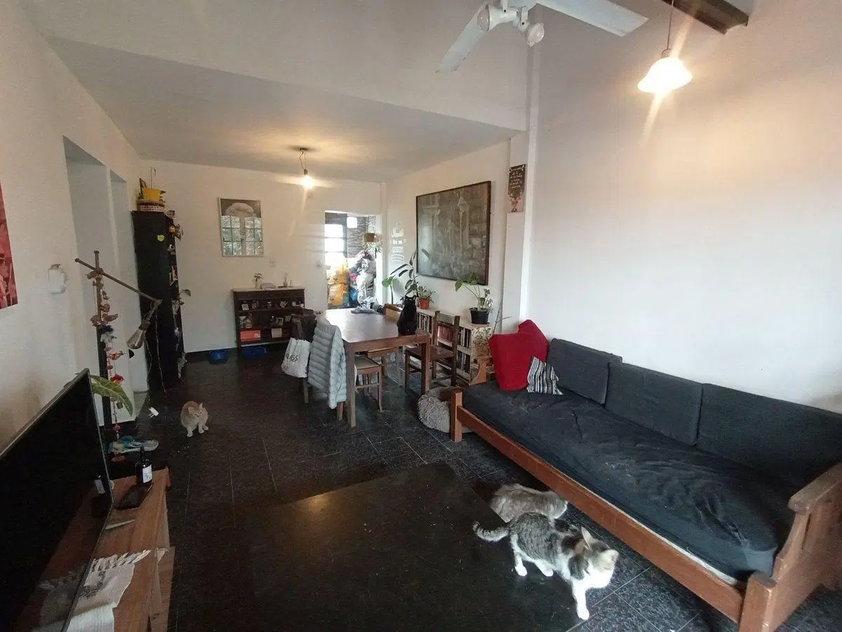 VENTA CASA 4 AMB + 2 LOCALES MORON 4