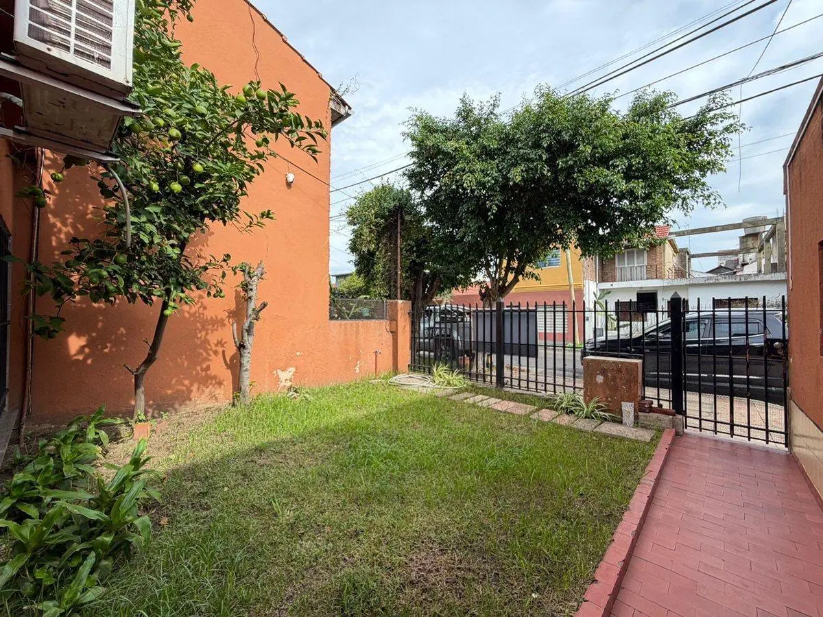 VENTA CASA 3 AMB COCHERA, A.CREDITO-VILLA ADELINA 4