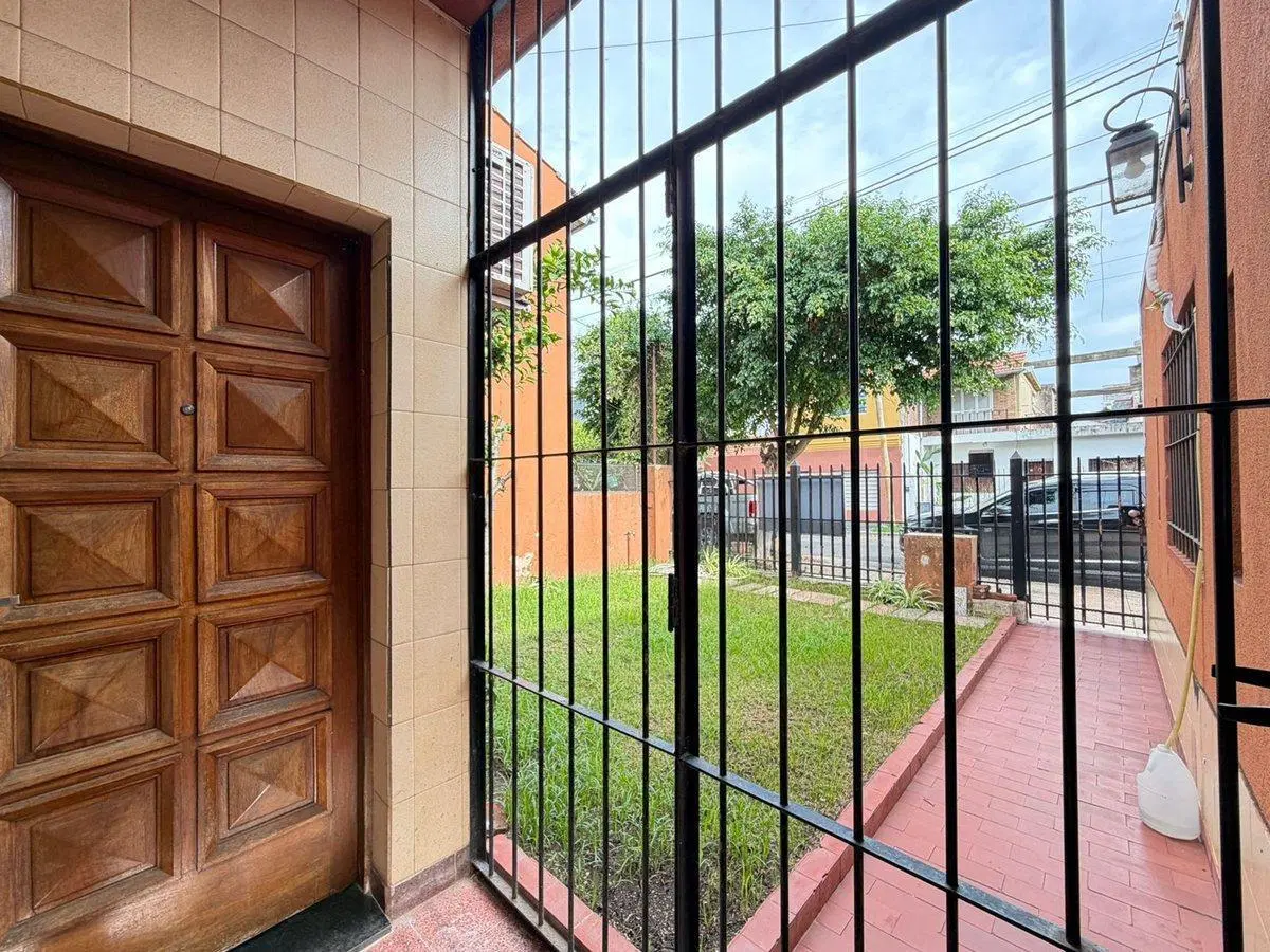 VENTA CASA 3 AMB COCHERA, A.CREDITO-VILLA ADELINA 3