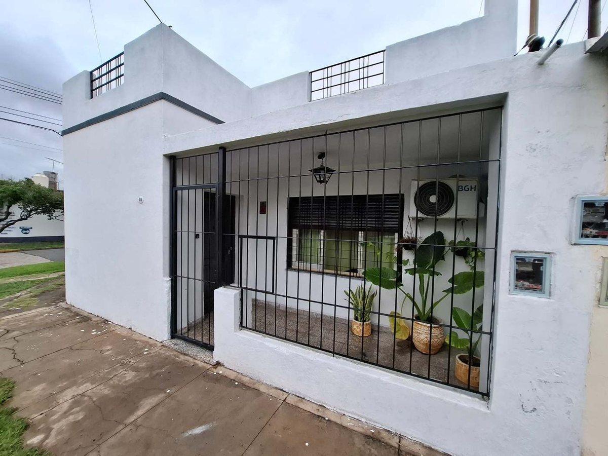 VENTA CASA 3 AMBIENTES PADUA PATIO TERRAZA