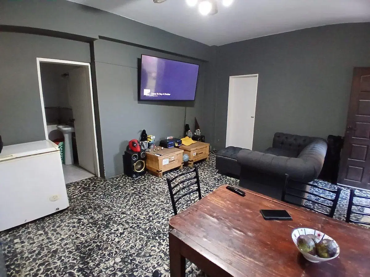 VENTA CASA 2 AMB CON PARQUE Y LOCAL POLVORINES 5