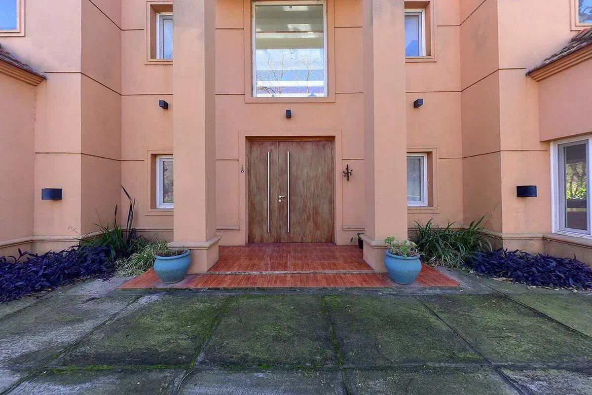 CASA EN VENTA LA PREGRINA -PILAR 6 AMBIENTES 2