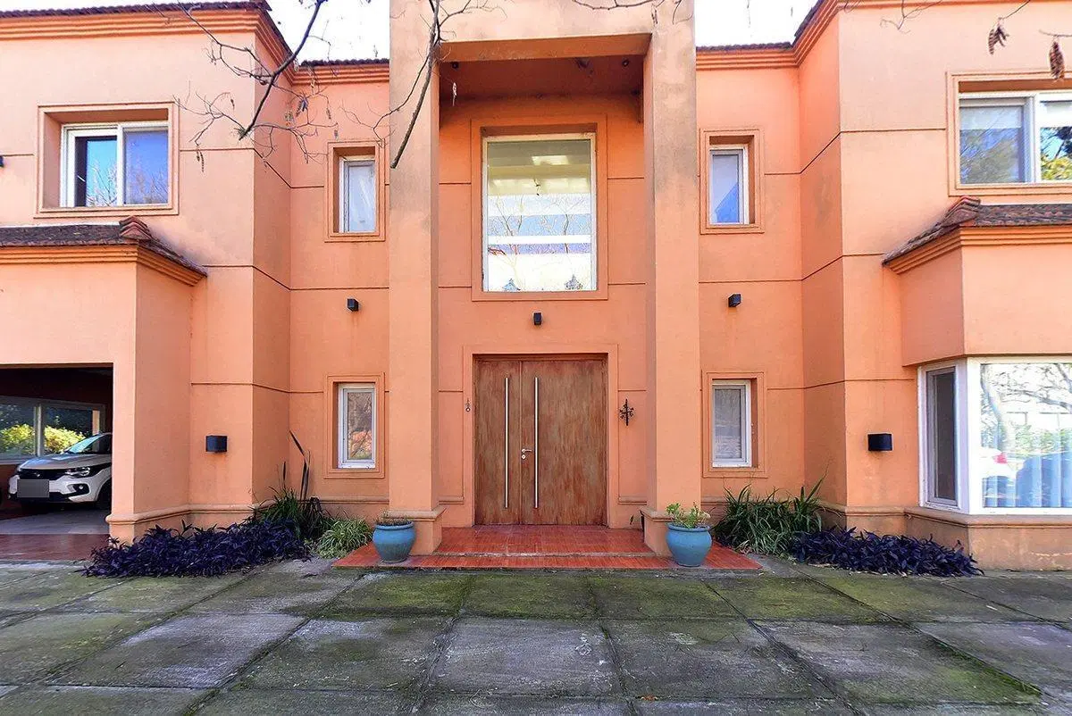 CASA EN VENTA LA PREGRINA -PILAR 6 AMBIENTES 3