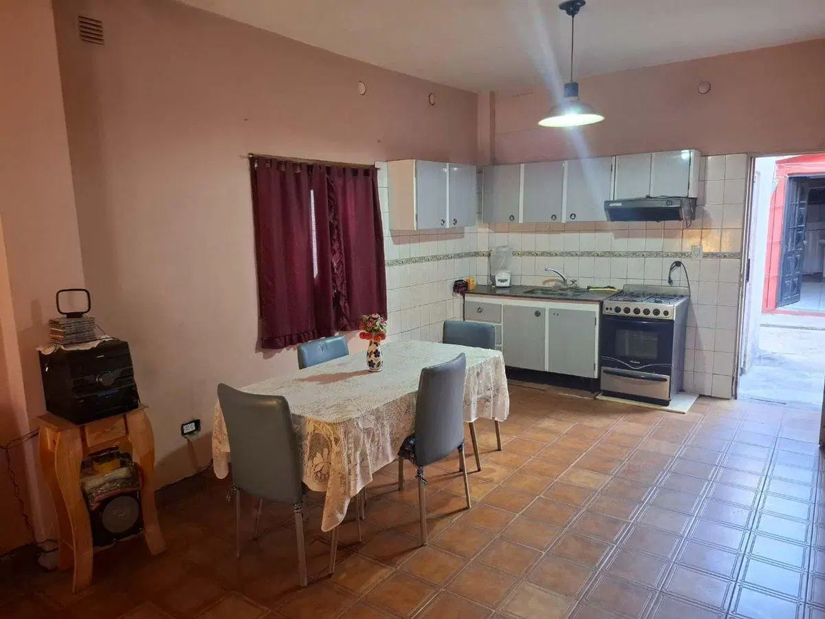 VENTA CASA 3 AMBIENTES COCHERA MAS DEPARTAMENTO 3