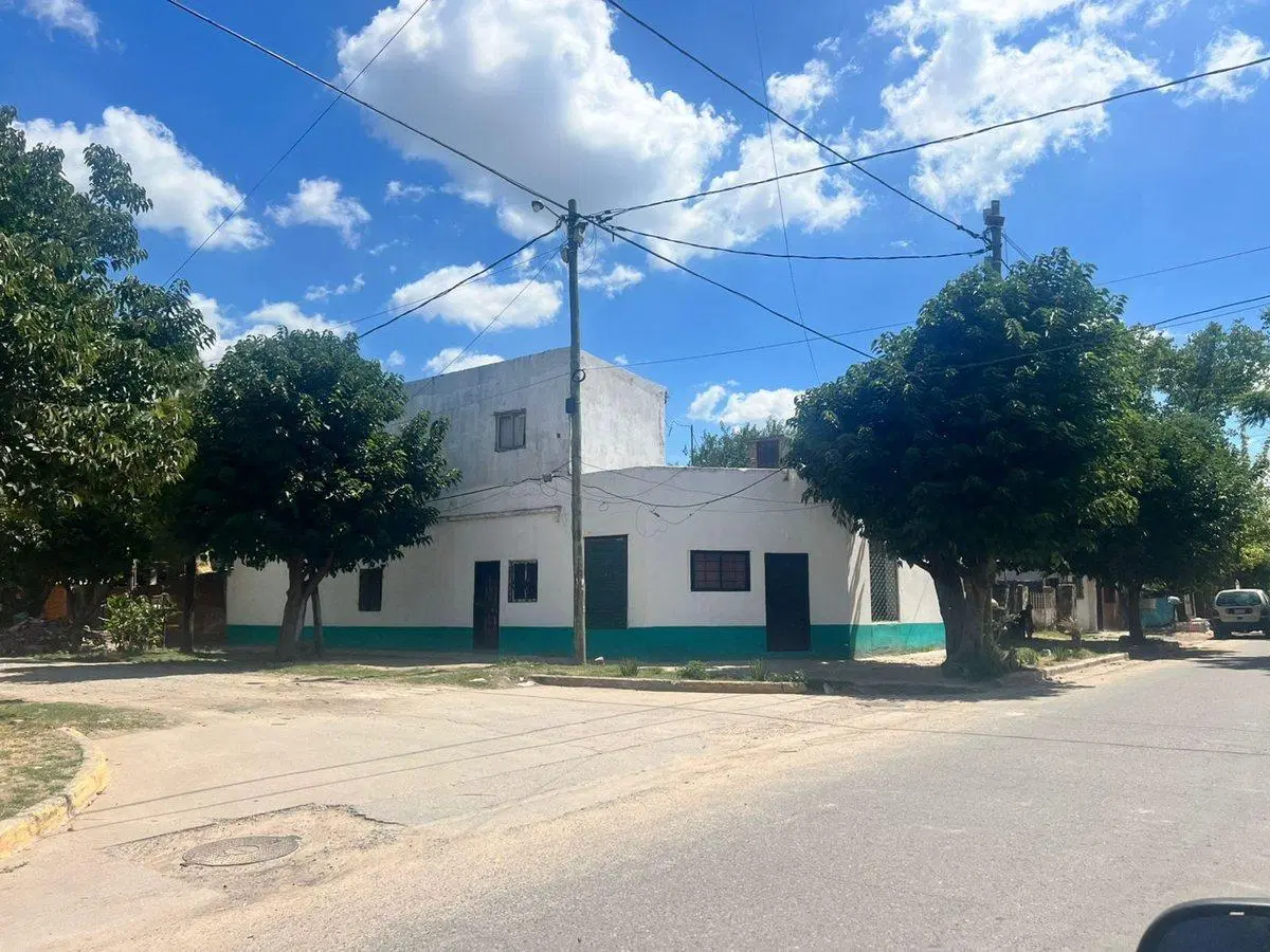 VENTA CASA 4 AMBIENTES MARIANO ACOSTA 4