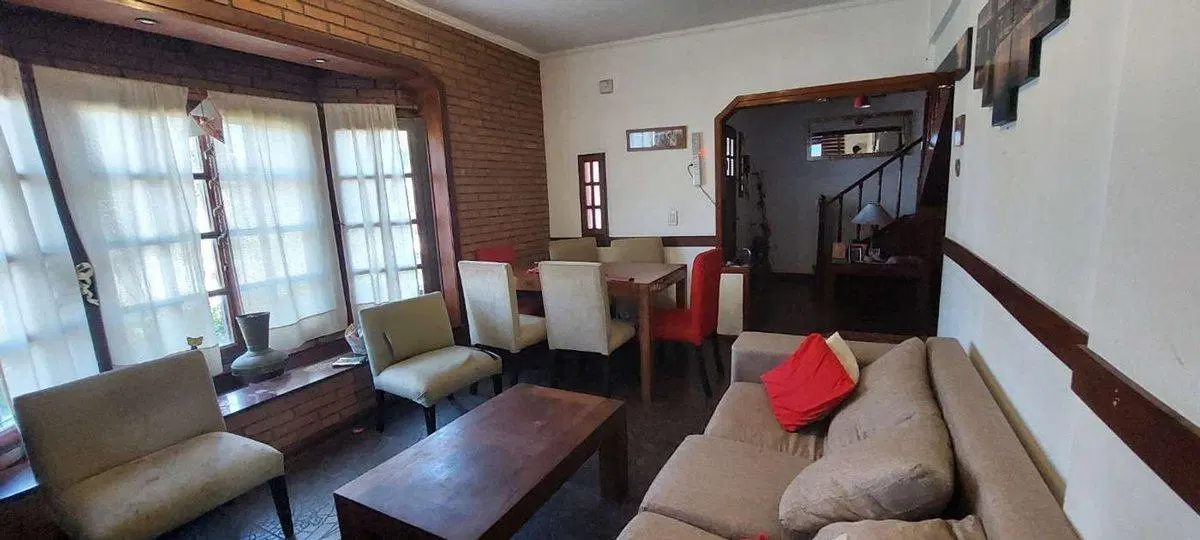 VENTA CASA 4 DORMITORIOS, LOS POLVORINES CENTRO 3