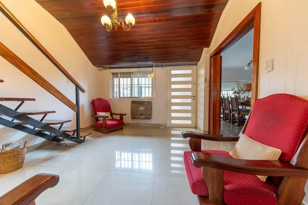 VENTA CASA 5 AMBIENTES LOMA HERMOSA 2