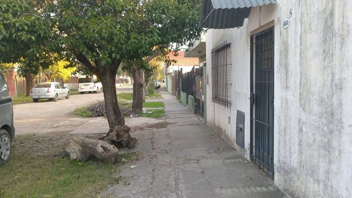 VENTA  CASA  3 AMB MORENO 5