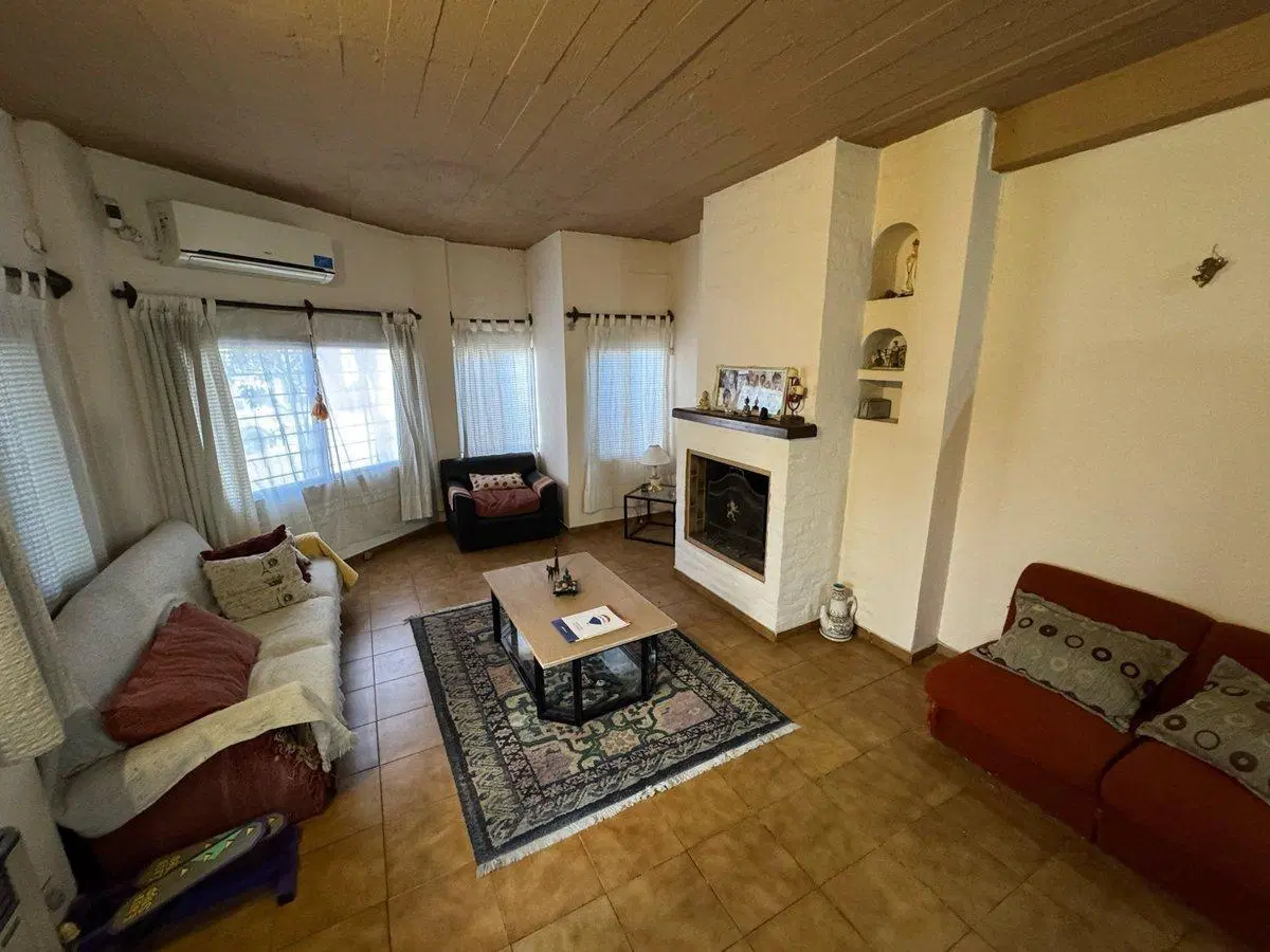 VENTA, CASA 4 AMB. HURLINGHAM 5
