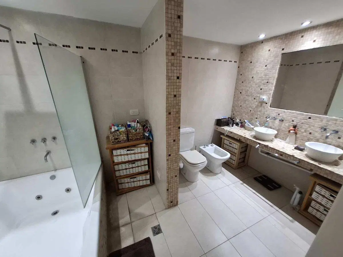 VENTA CASA ITUZAINGÓ 4 AMB PILETA PATIO 2 COCHERAS 3