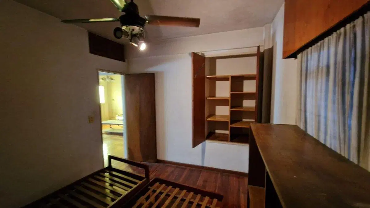 VENTA CASA 5 AMB. C/COCHERA A.CREDITO-GRAND BOURG 2
