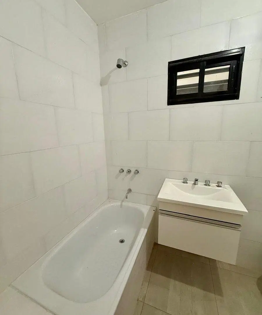 DEPARTAMENTO 3 AMB. C/ PATIO Y COCHERA 3