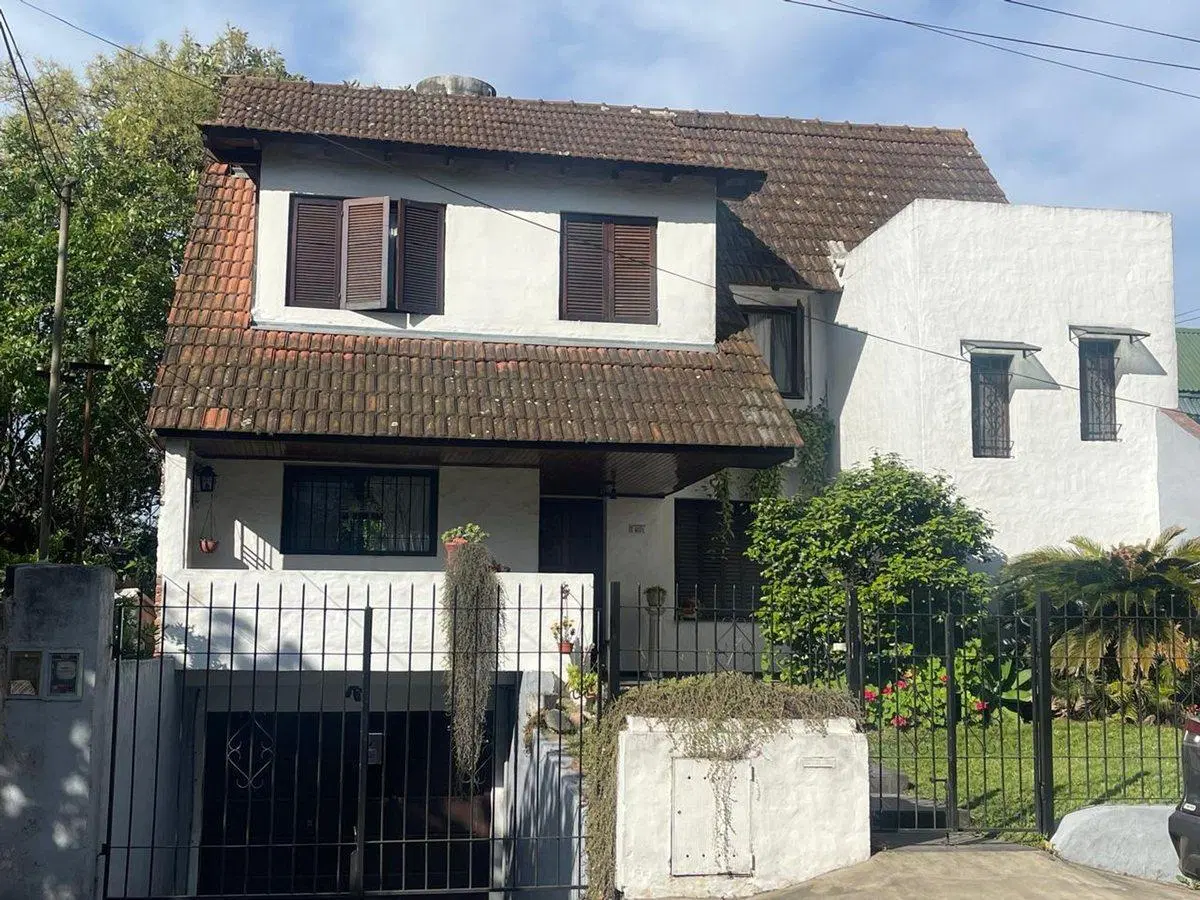 VENTA CASA 3/4  AMBIENTES MARTIN CORONADO 4