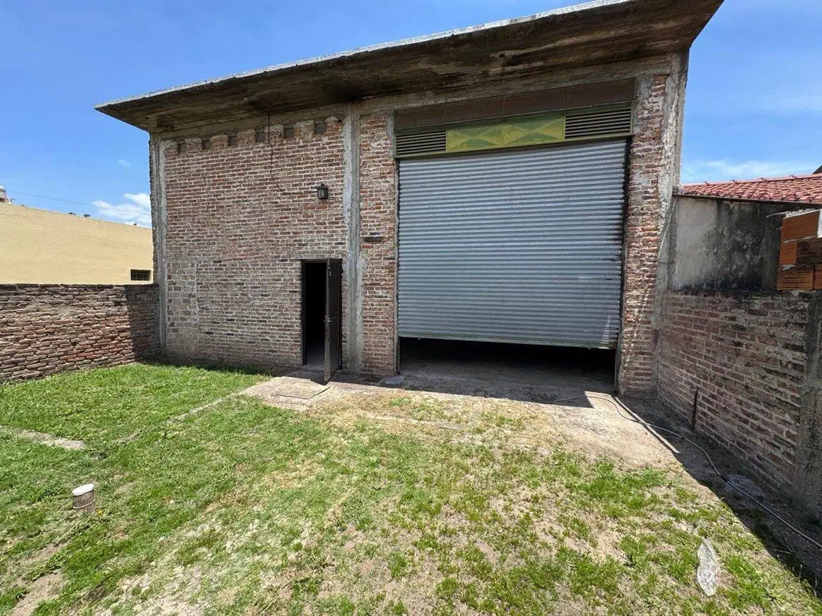 VENTA GALPÓN/DEPOSITO CON PATIO EN MERLO! 2