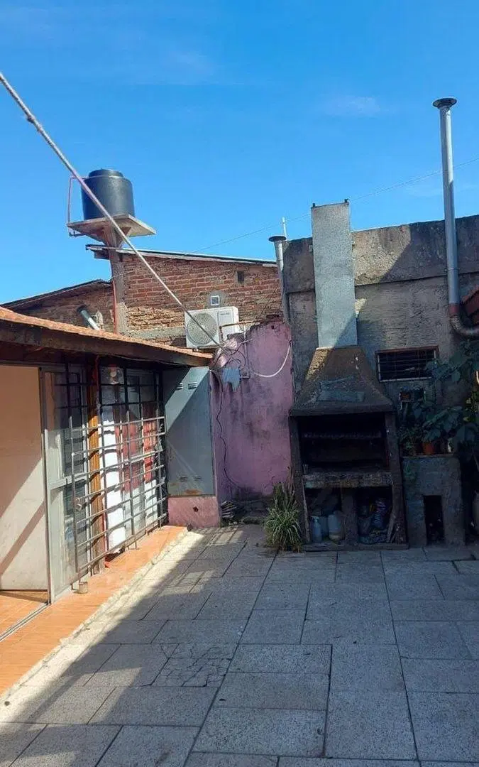 CASA MULTIFAMILIAR- CASTELAR, MORON 5
