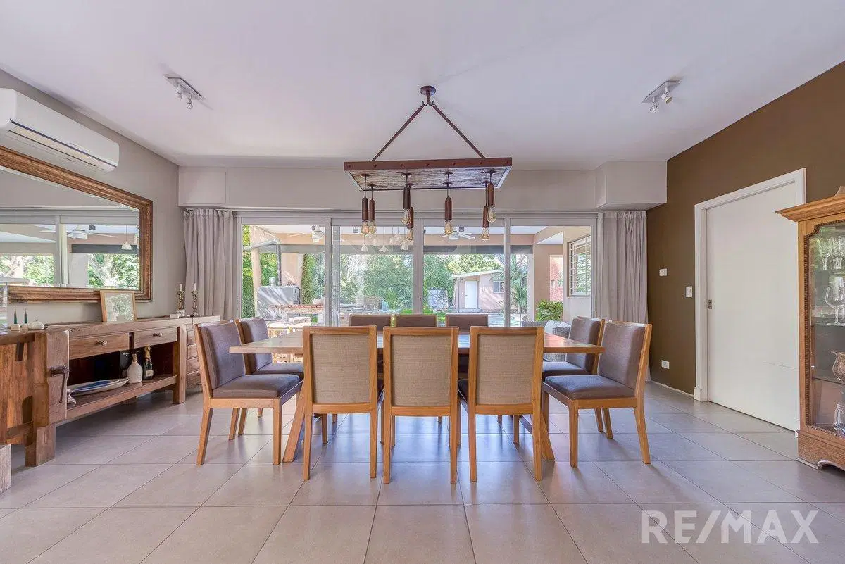 VENTA DE HERMOSA CASA EN BELLA VISTA 2