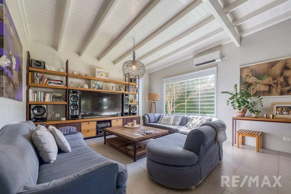 VENTA DE HERMOSA CASA EN BELLA VISTA 3