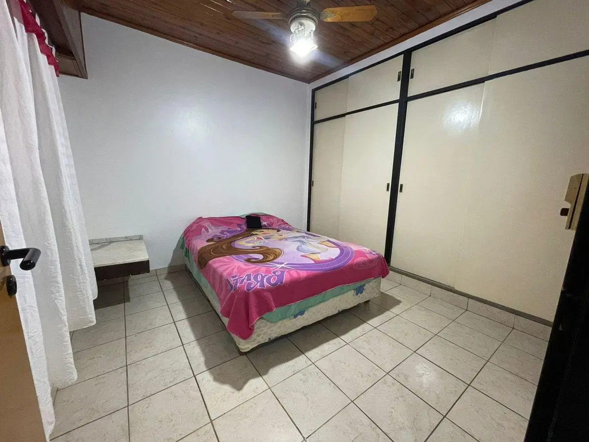 VENTA CASA 3 AMBIENTES MÁS 3 DEPTOS TRUJUI MORENO 4