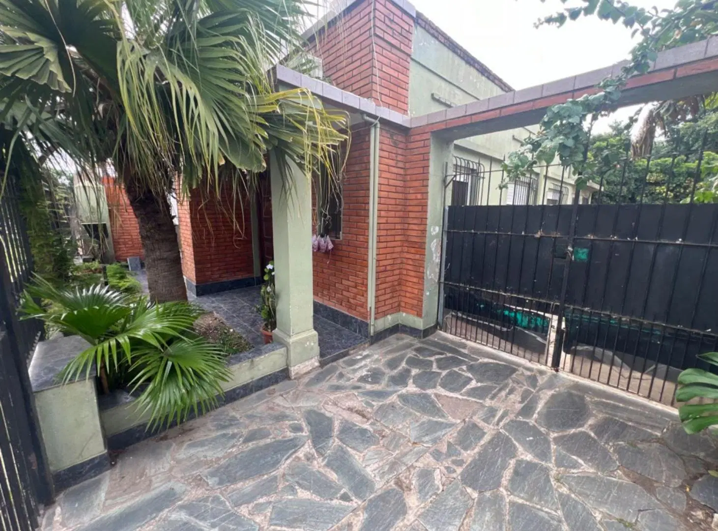 CASA EN VENTA 4 AMB - ITUZAINGO SUR 2