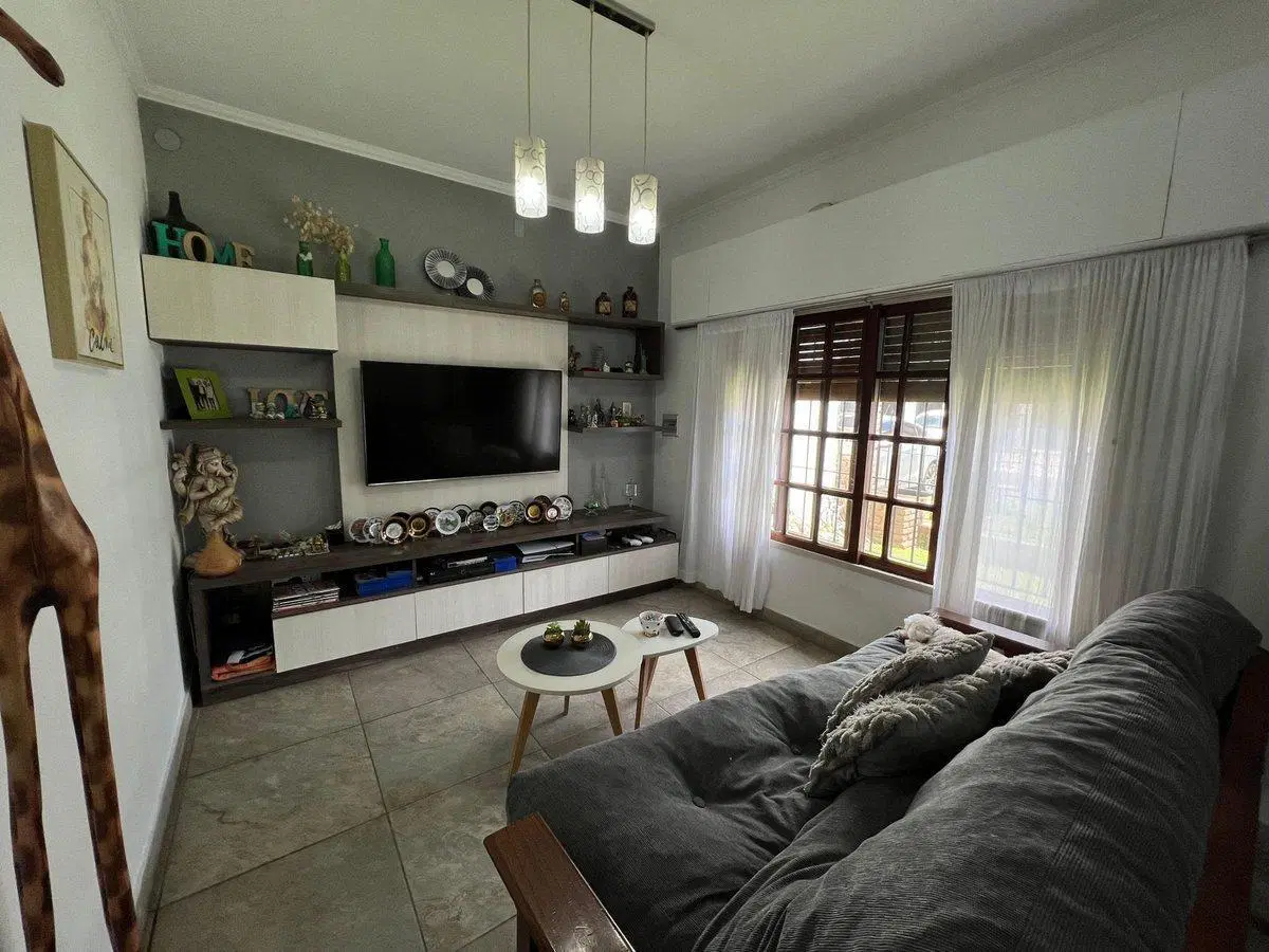 CASA 6 AMB. C/QUINCHO, PARRILLA, PILETA - B. VISTA 4