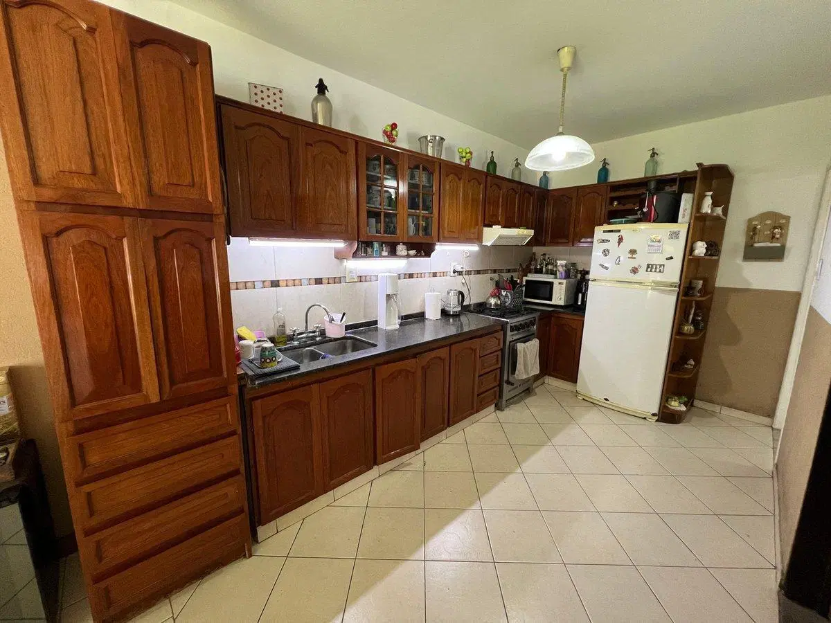 CASA 6 AMB. C/QUINCHO, PARRILLA, PILETA - B. VISTA 5