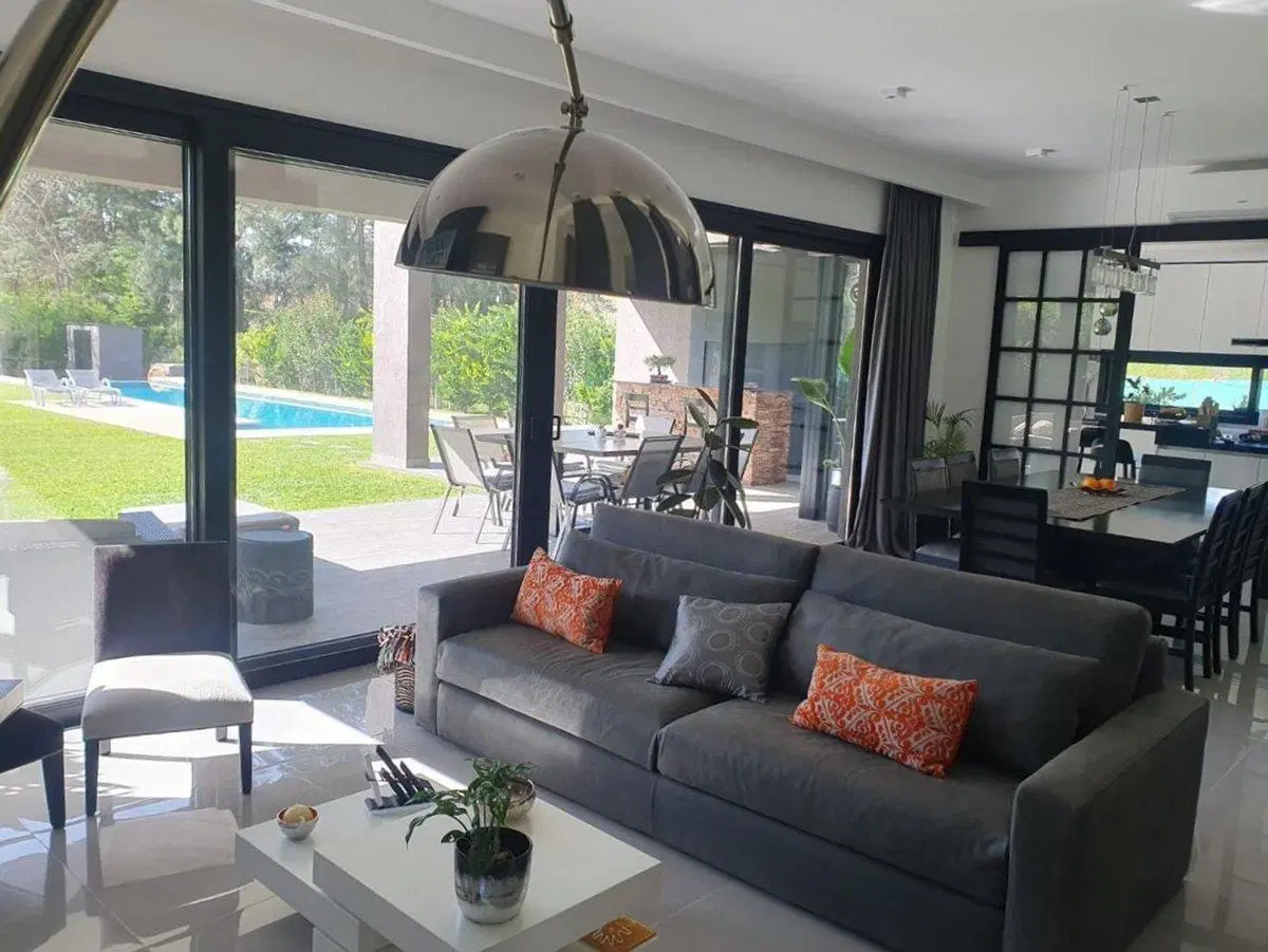 VENTA CASA 5 AMBIENTES PILAR PRIVADO 5