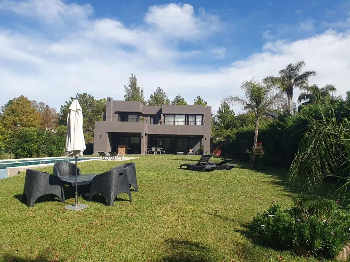 VENTA CASA 5 AMBIENTES PILAR PRIVADO 2