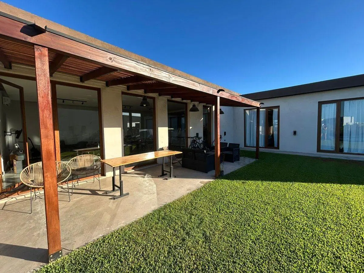 Venta Casa 4 ambientes San Sebastian Area 6 3