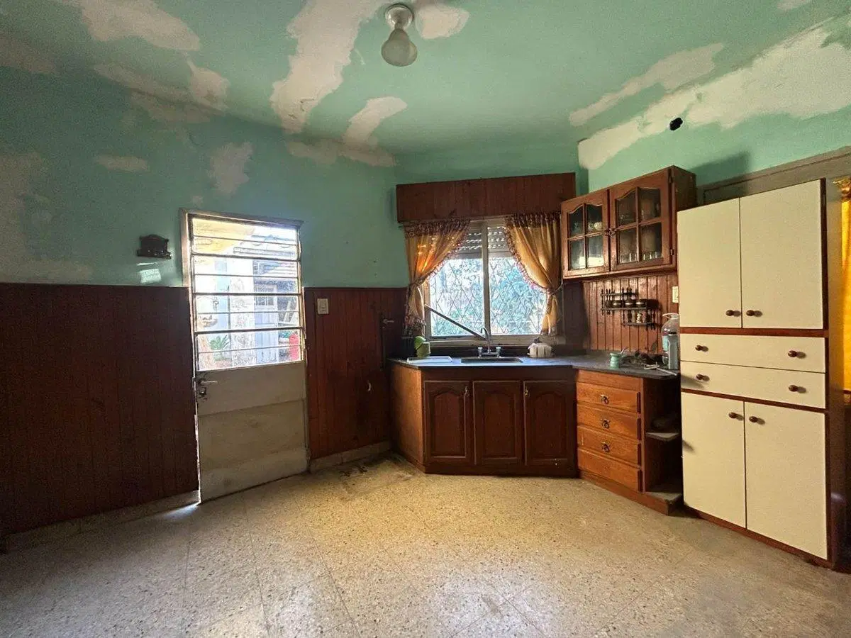 VENTA CASA 5 AMB C/COCHERA TALLER   -JOSE C PAZ 4