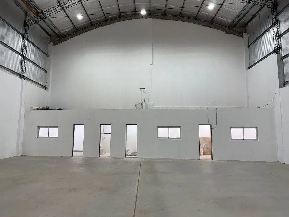 Depósito en venta 700 m2 Ciudadela 3