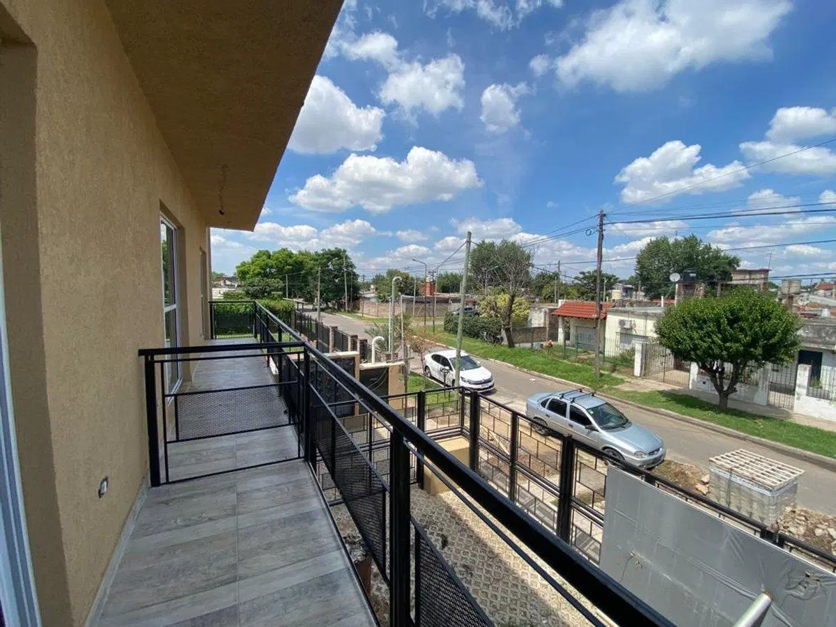 VENTA DEPTO 3 AMB CON COCHERA ESTRENAR JOSÉ C. PAZ 8