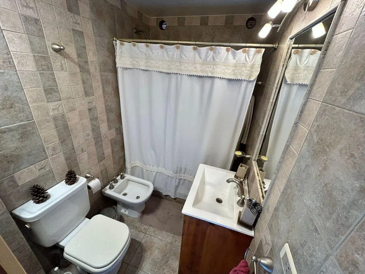 VENTA CASA 4 AMB. PILETA B. CERRADO BELLA VISTA 5
