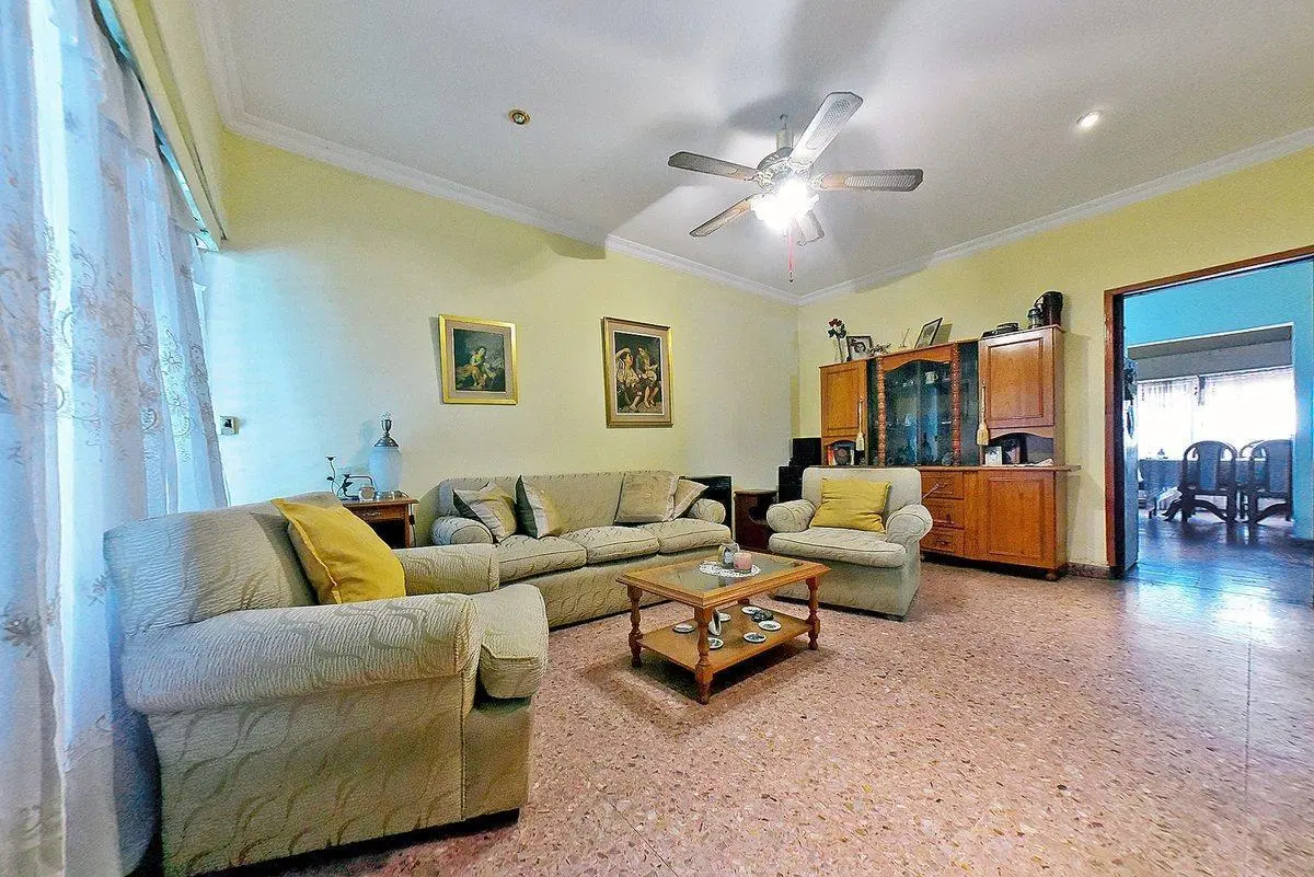 VENTA CASA 4 AMB HURLINGHAM COCHERA QUINCH PARRILL 4
