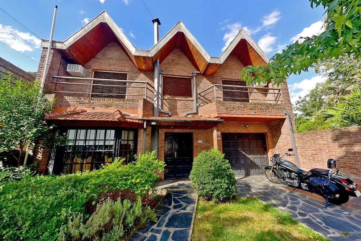 VENTA CASA 6 AMB HURLINGHAM PARQ JOHNSTON