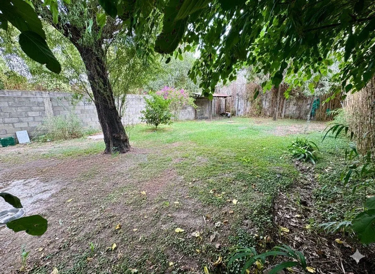VENTA/ PERMUTA CASA 4 AMB. CON COCHERA - MORENO 4