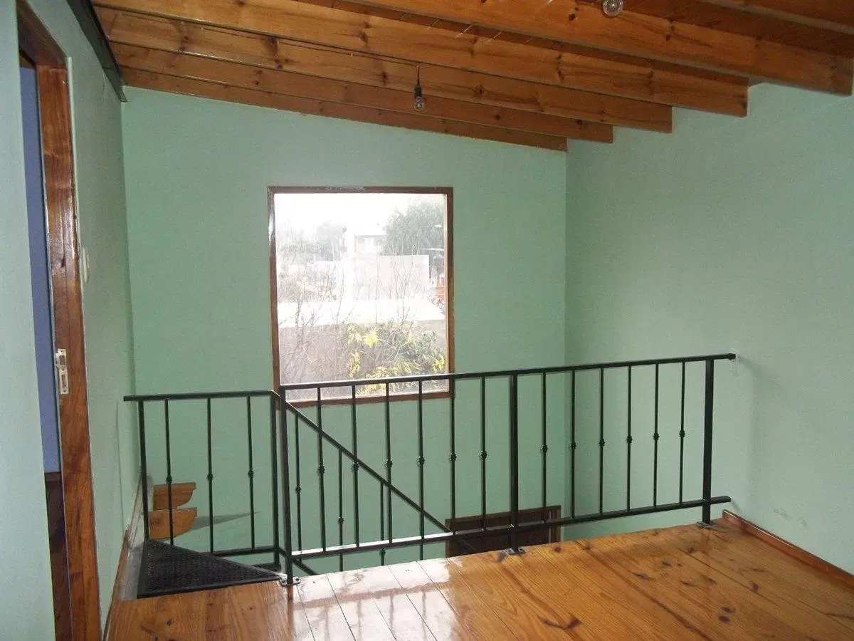 VENTA CASA 4 AMBIENTES CON LOCAL JOSE L. SUAREZ 2