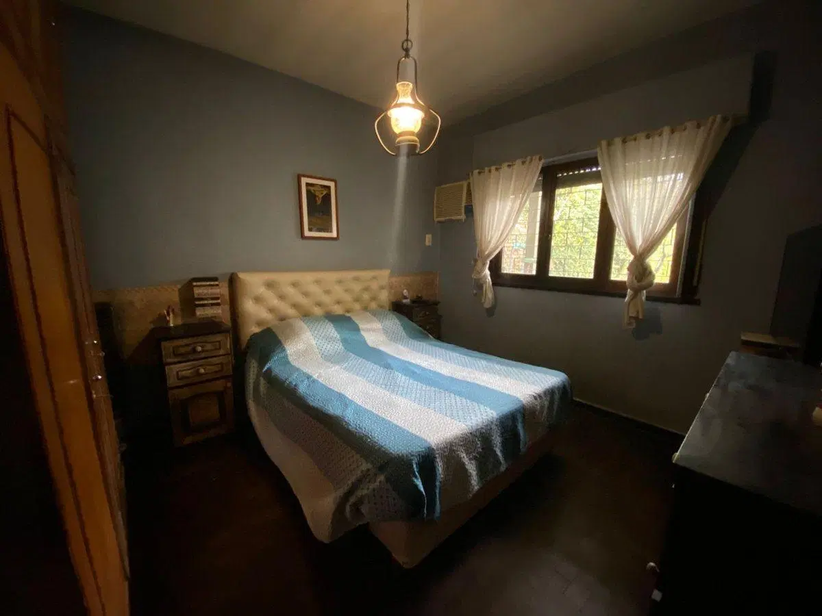 VENTA PH CASA MORON 5