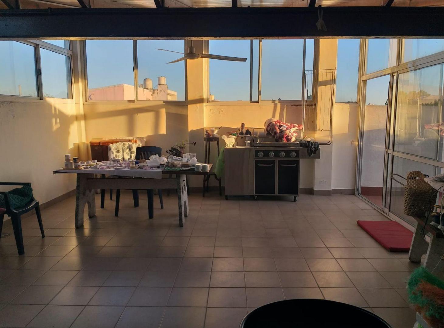 VENTA CASA 4 AMBIENTES CON LOCAL VILLA LYNCH