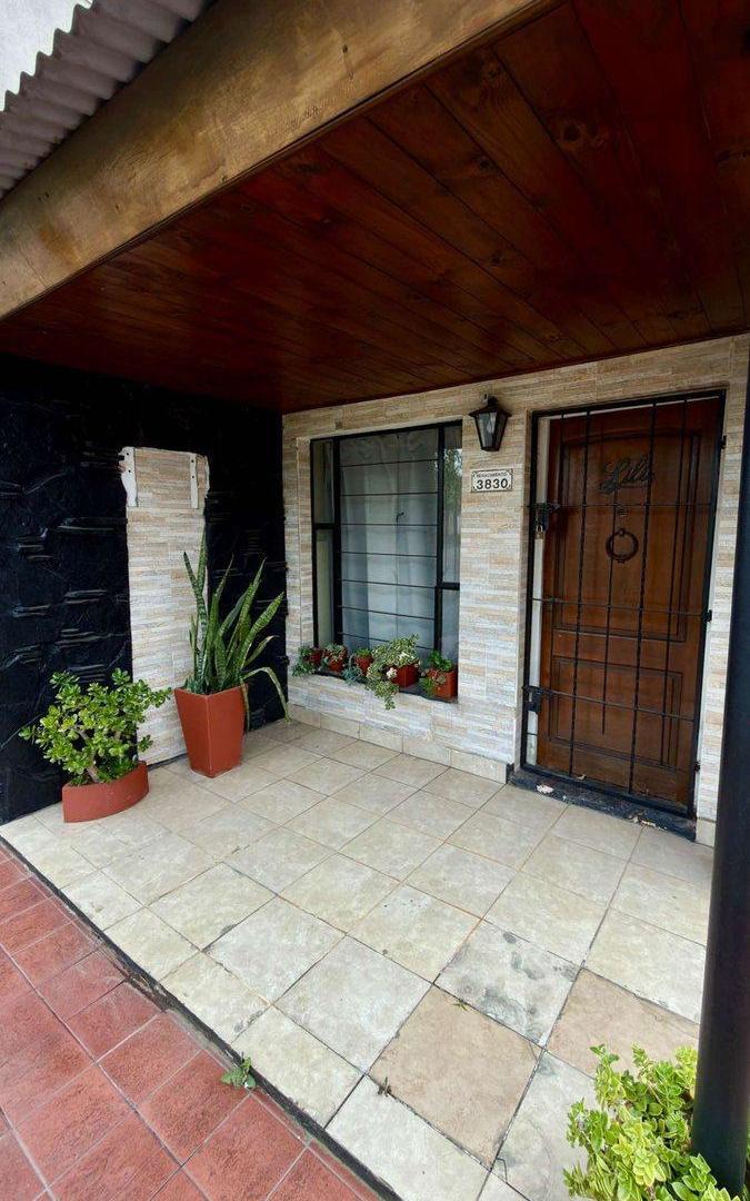 VENTA CASA 3 AMB + GALPON/ DEPOSITO COMERCIAL