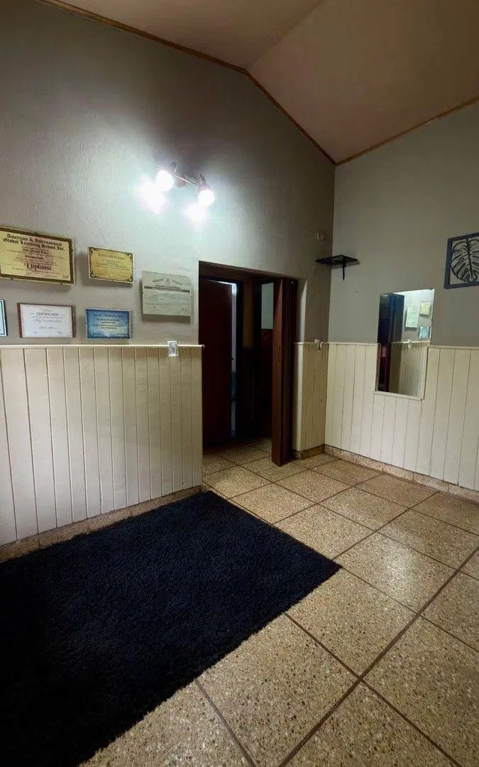 VENTA CASA 3 AMB + GALPON/ DEPOSITO COMERCIAL 2