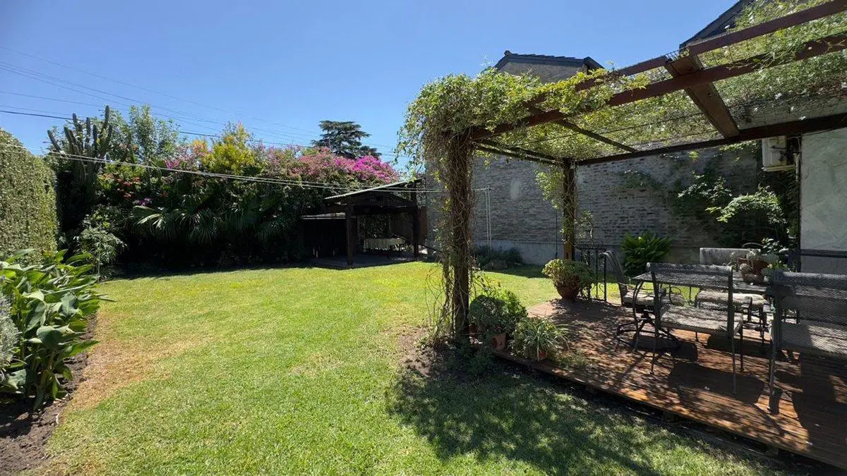 VENTA CASA 4 AMBIENTES HURLINGHAM 4